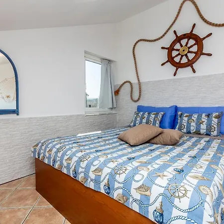 Apartment Sea Hideaway